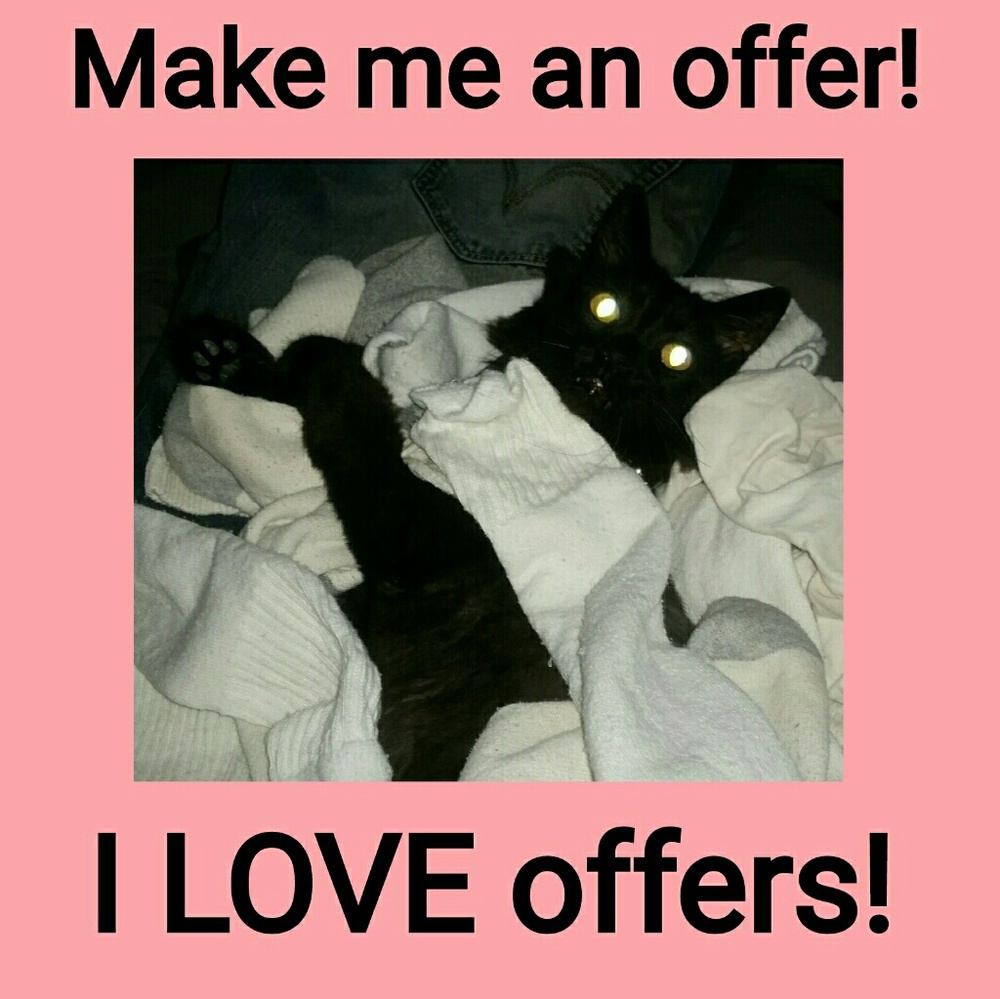 All items from a smoke free house WITH PETS.